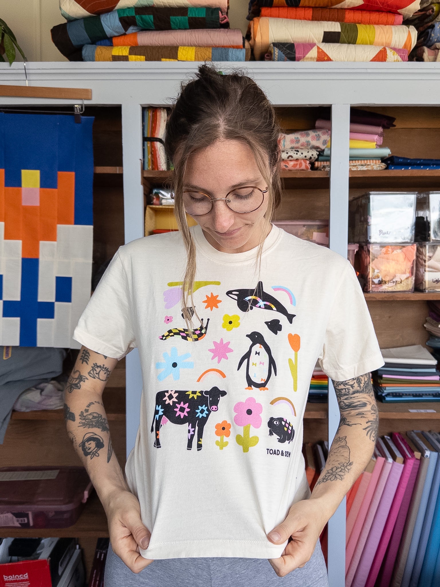 Quilty Critters | Comfort Colors Boxy Tee (Womens)